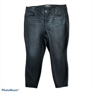 TORRID PREMIUM DENIM BLACK HIGH RISE CURVY JEANS. SIZE: 20R